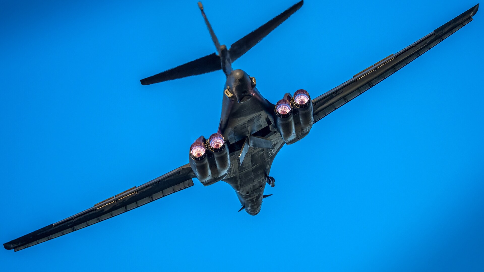 Vom Abstelllager zum Frontschiff: Stillgelegtes Flugzeug „Apocalypse II ...