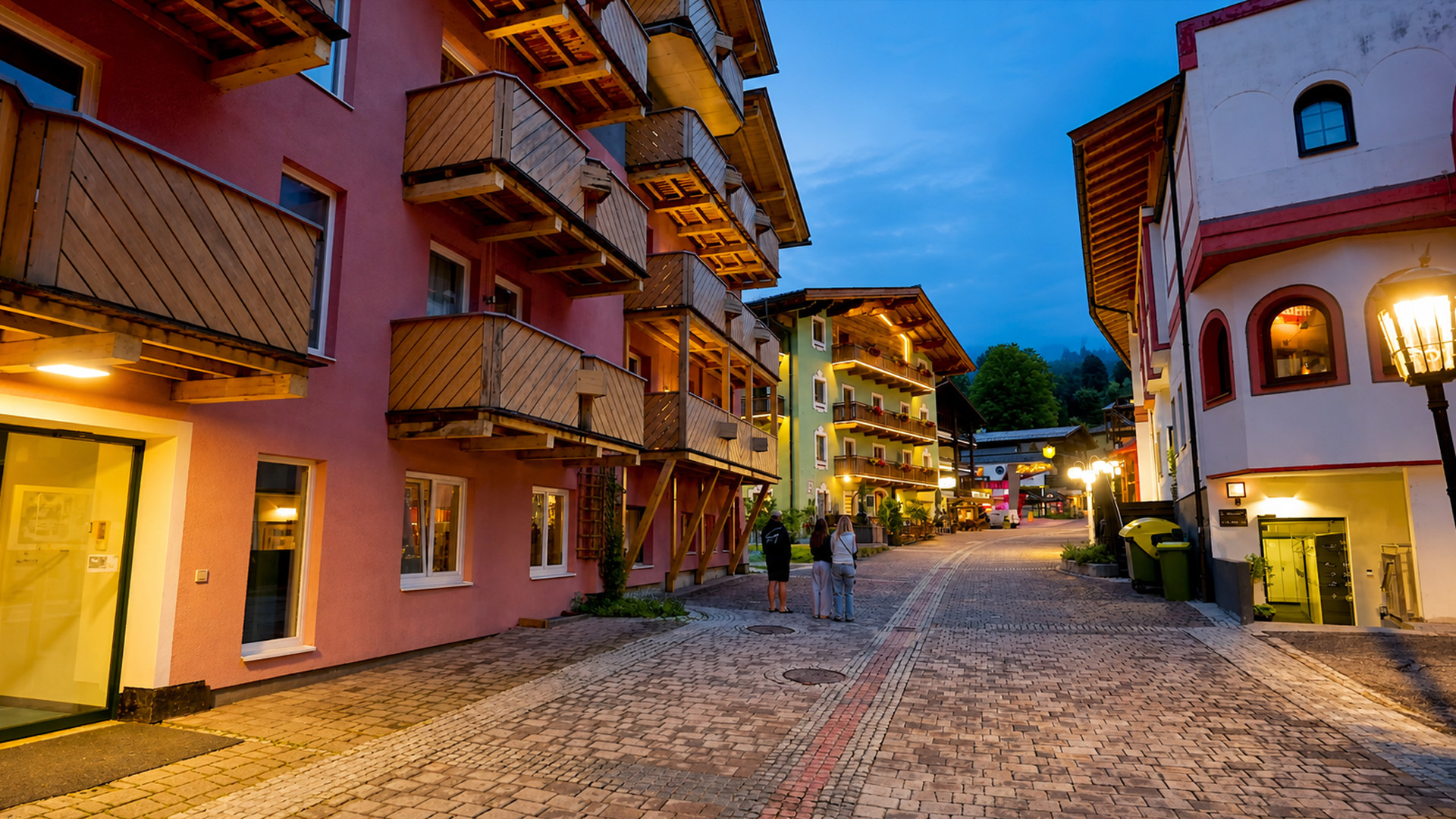 Saalbach Hinterglemm in Österreich nach dem Regen am Abend entdecken (4K)