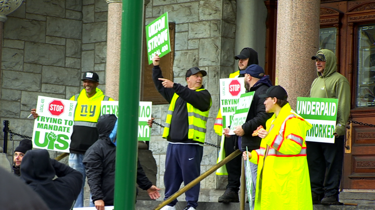 Syracuse DPW workers picket for higher wages