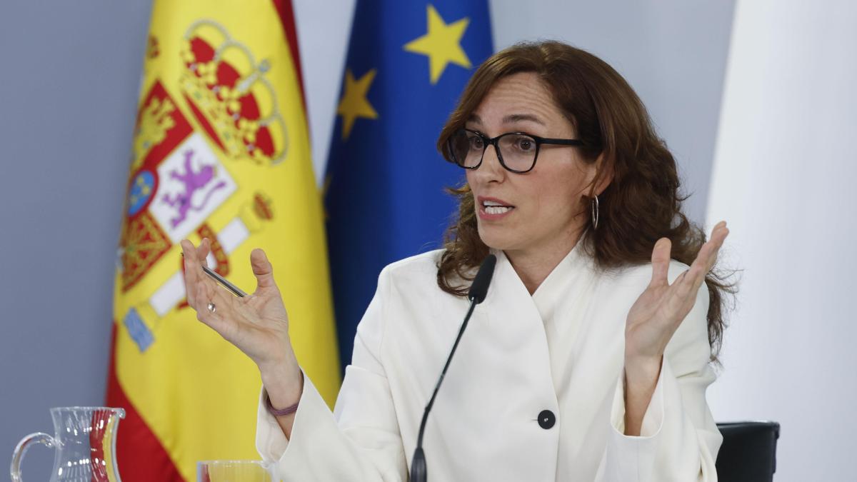 El PP y Vox piden la comparecencia urgente de Mónica García en el ...