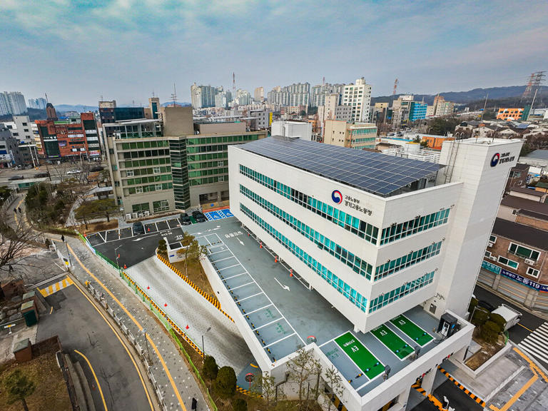 ▲ 경기지방고용노동청 전경. /사진제공=경기지방고용노동청