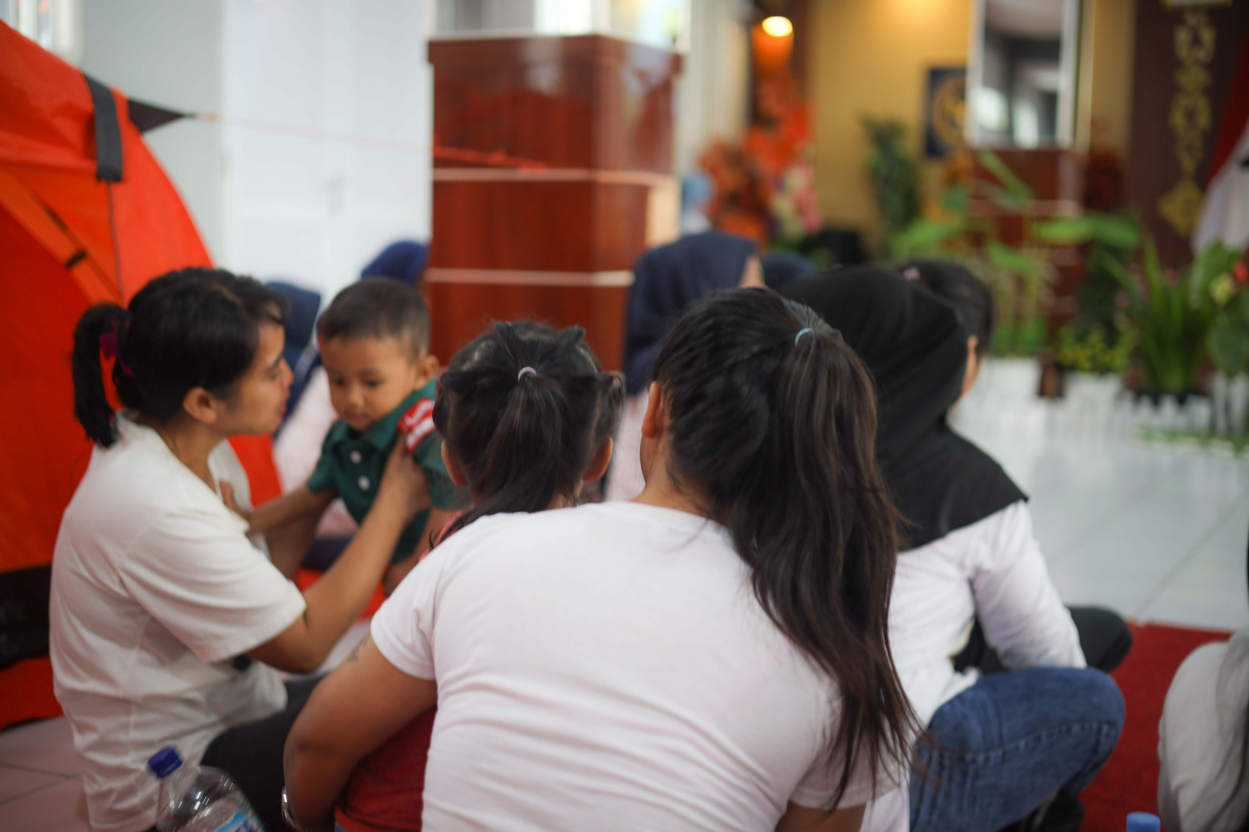 Menebus rindu ibu dan anak, malam paling mengharukan di Lapas Perempuan ...
