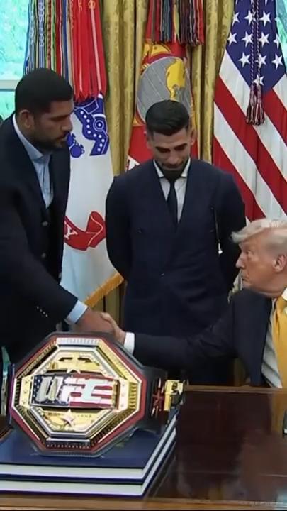 'Large hand, powerful hand!' - Trump impressed after handshake with UFC ...