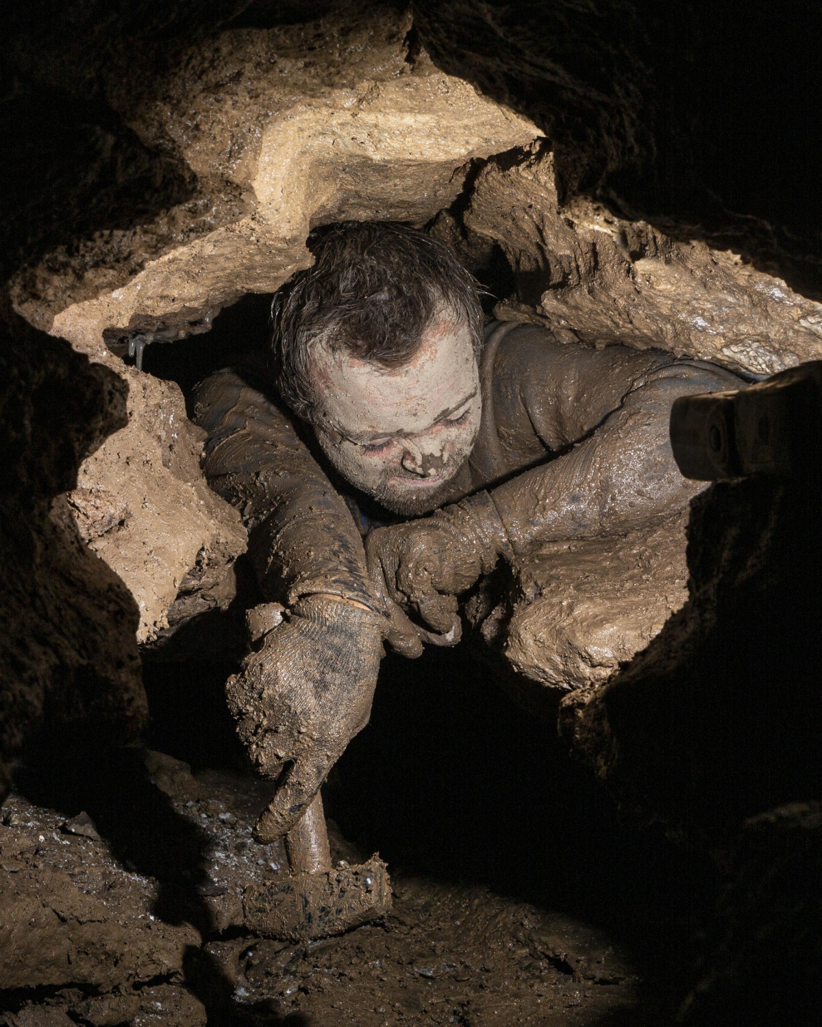 20 caving photos that aren’t for the weakhearted