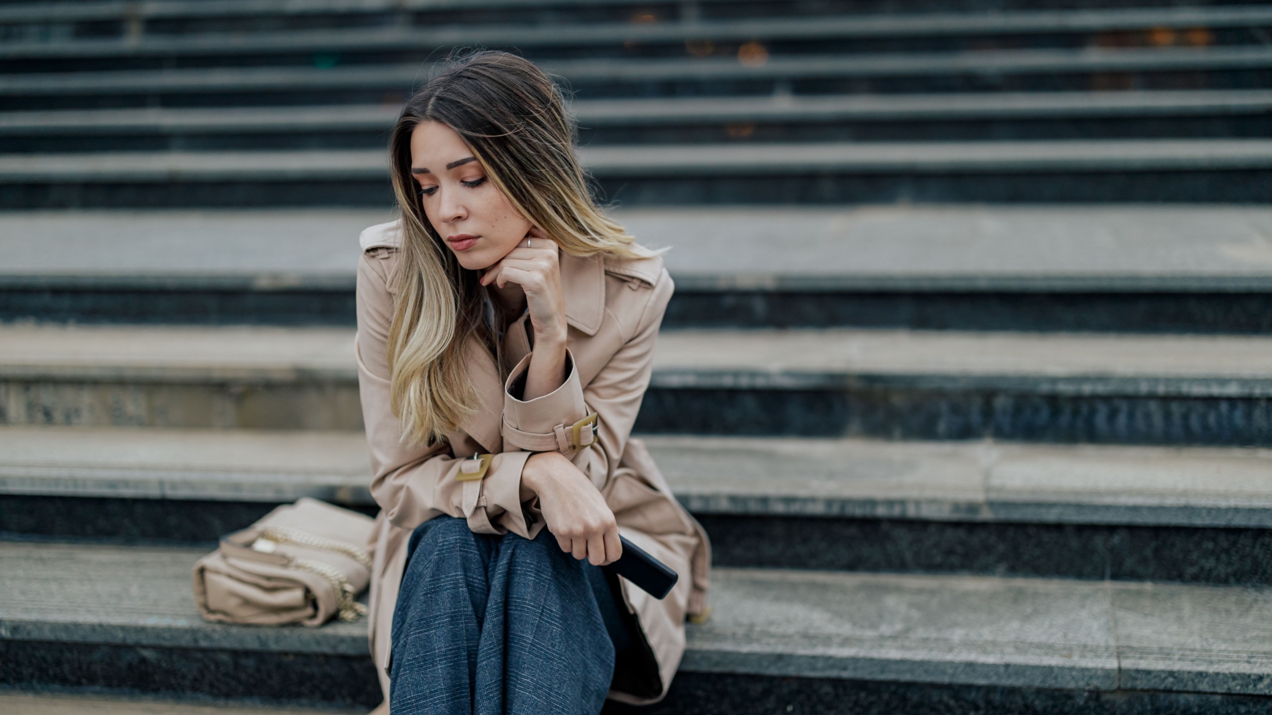 8 tiny signs someone has become mentally exhausted from modern life
