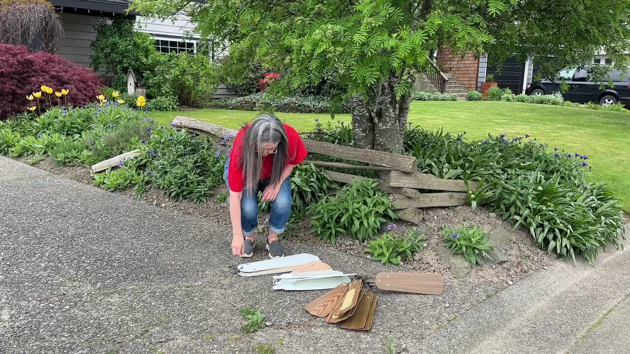 She turns old fan blades into a garden masterpiece!