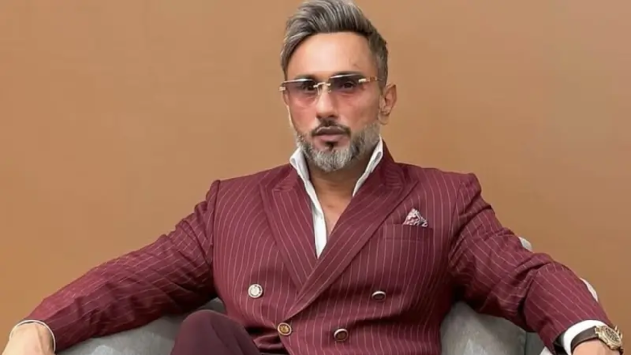Honey Singh refutes claims of performing 'obscene' song Volume 1 at ...
