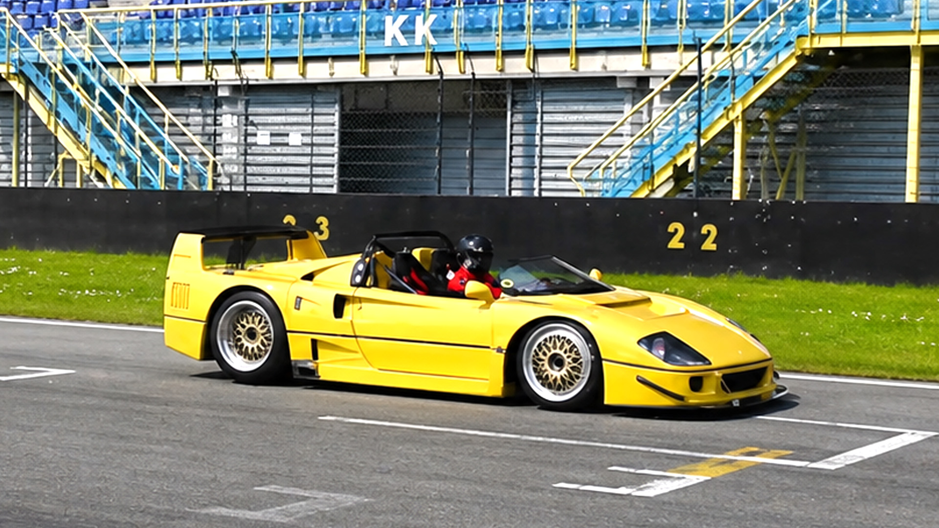 Ultra-rare Ferrari F40 LM Barchetta in action on track