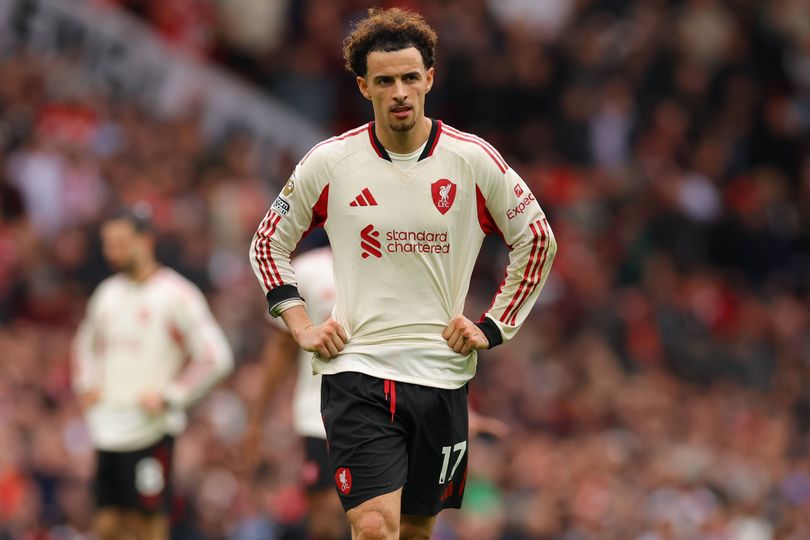 Instan a Curtis Jones a repetir el fichaje de Scott McTominay y abandonar el Liverpool.