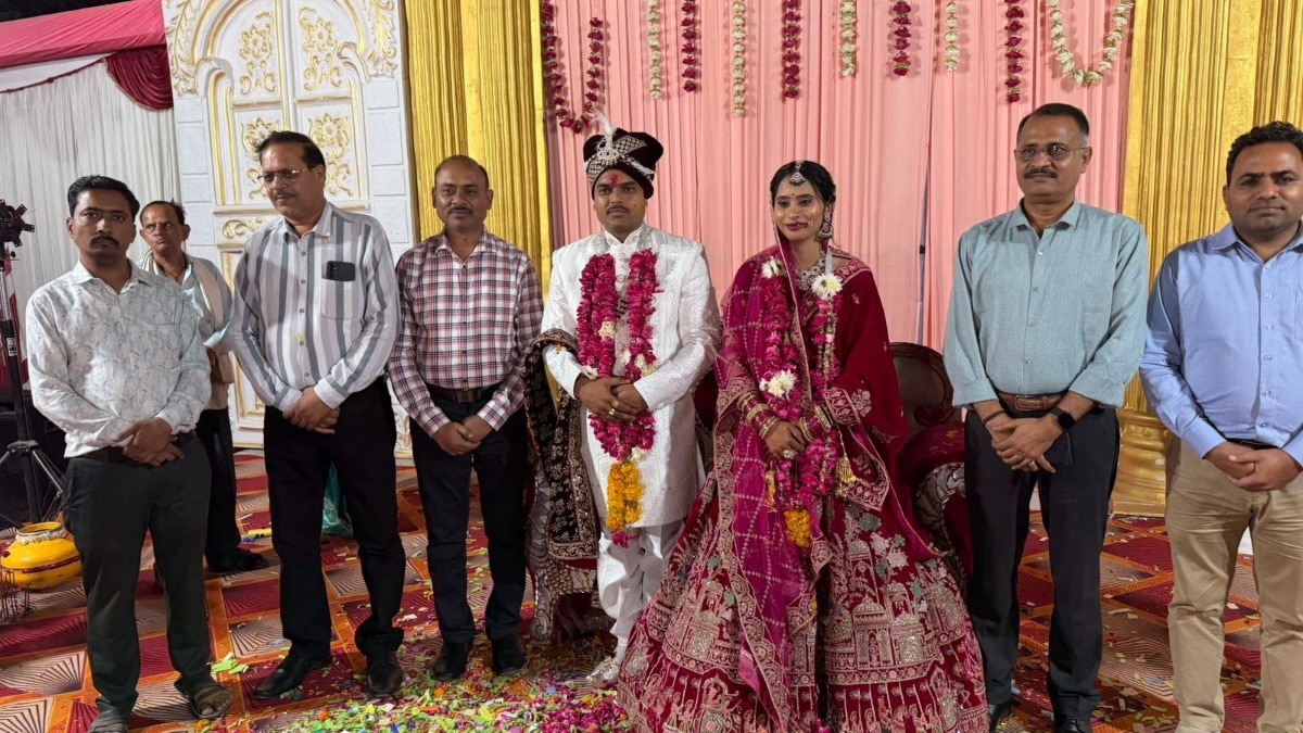 MP jailer Firoza, murder convict Dharmendra fall in love, VHP gets them  married
