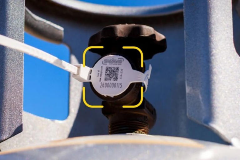 Buying gas this winter? New QR-code seals aim to stop tampering