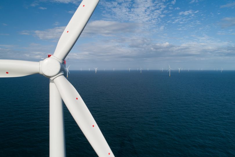Pilot scheme to help northern Lincolnshire wind turbine trainees launched