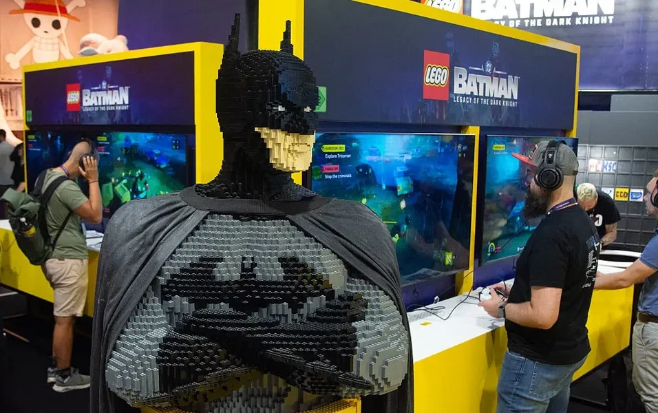 LEGO Batman preview teases expansive Gotham and rich lore