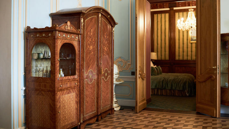 Not racks, not benches: The antique that makes shoe storage beautiful