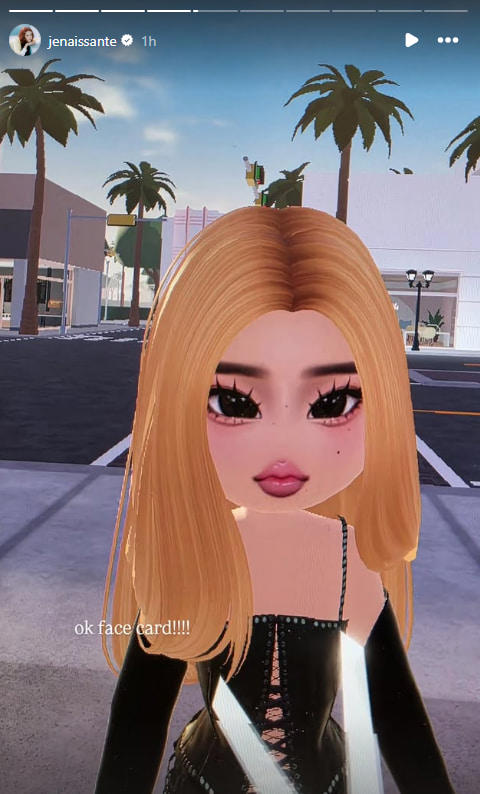 I tried to meet my favorite K-pop group LE SSERAFIM in Roblox. It was a ...