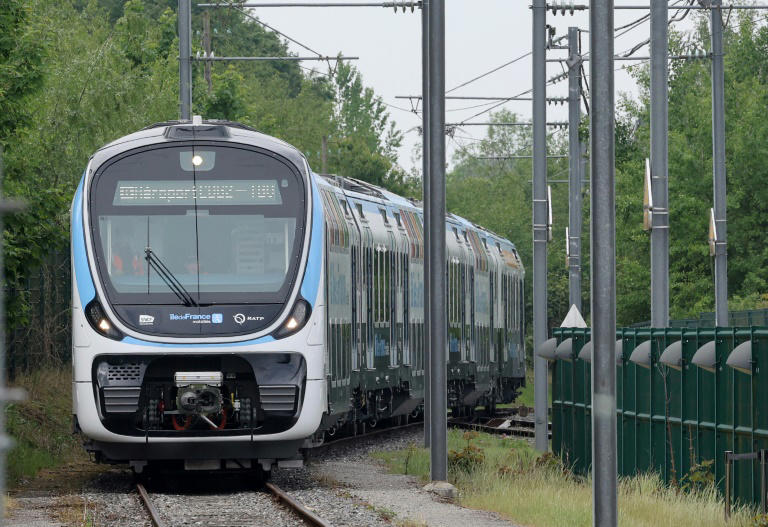 RER B en Ile-de-France : le MI20 part sur de nouveaux rails après une ...