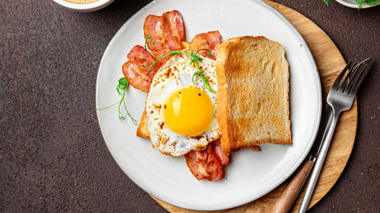 The best fried egg breakfast sandwiches start with this hack