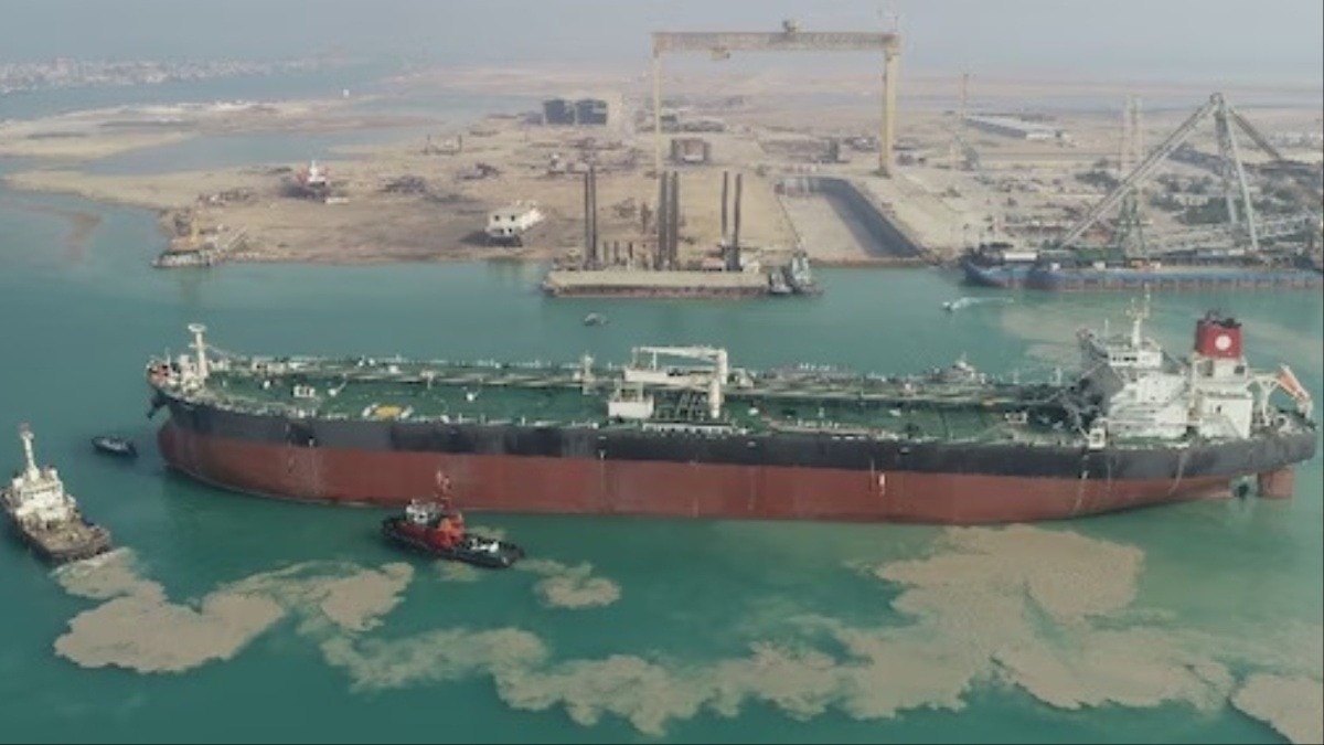 As Hormuz chokes global oil markets, satellite images reveal vast oil ...