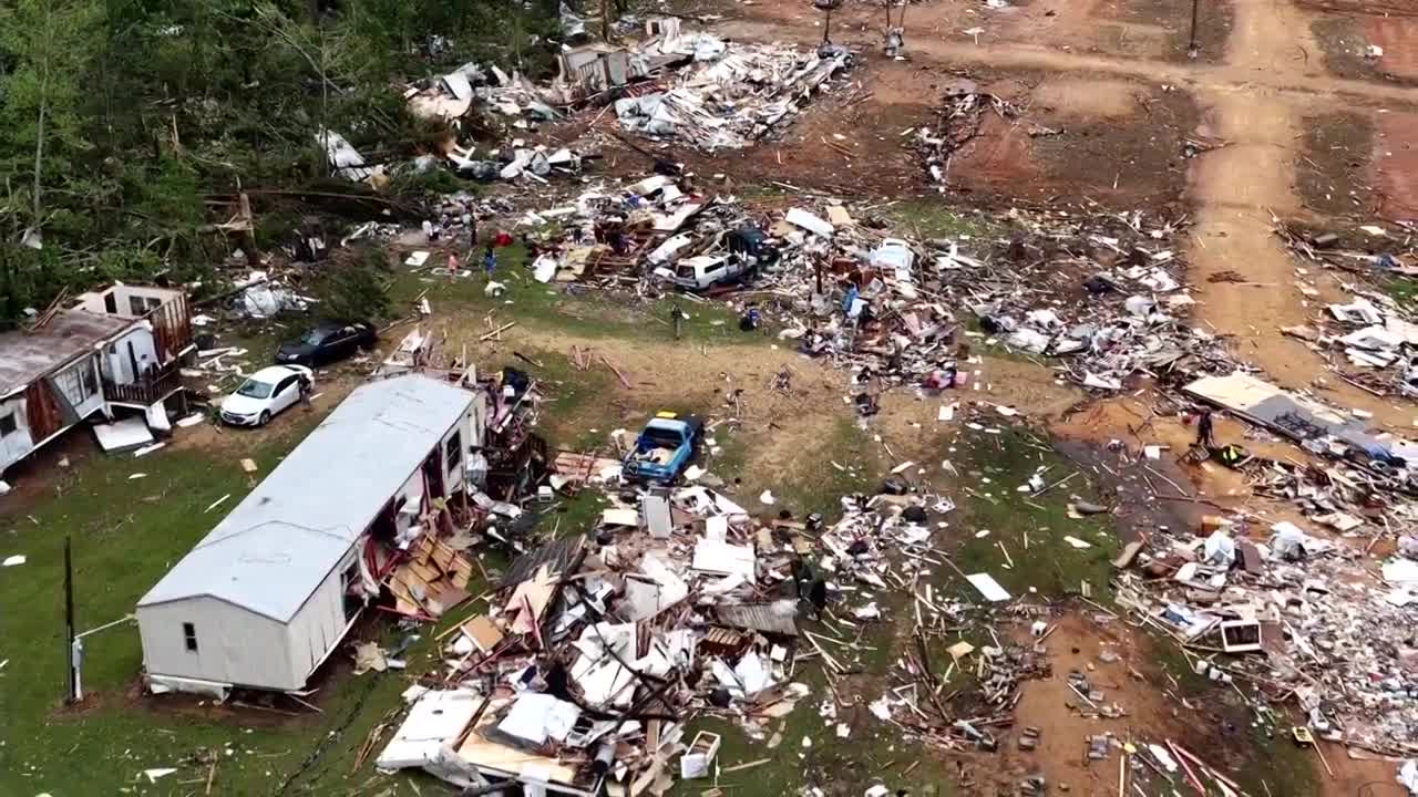 Drone video: Mississippi tornado flattens mobile home park
