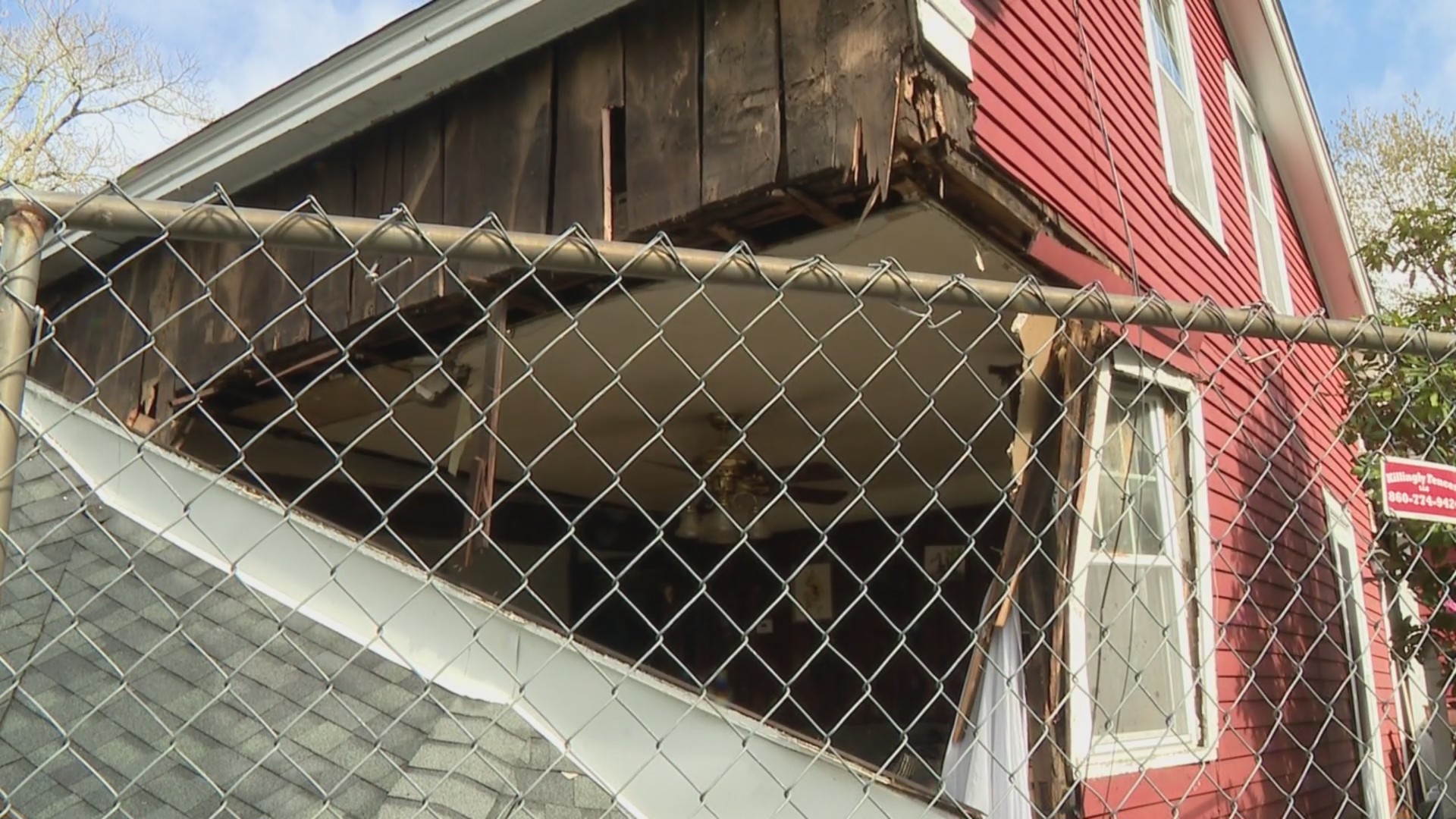Driver dead after crashing into Killingly home