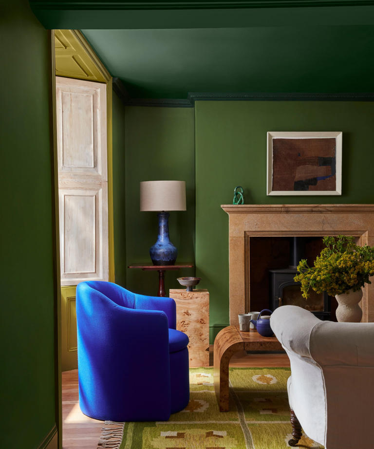 How interior designers actually create the perfect living room color scheme