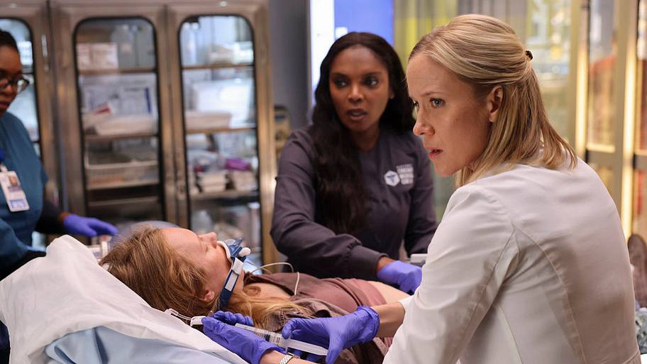 CHICAGO MED -- "Trust Fall" Episode 1003 -- Pictured: (l-r) Marlyne Barrett as Maggie Lockwood, Jessy Schram as Dr. Hannah Asher | Photo by: George Burns Jr/NBC