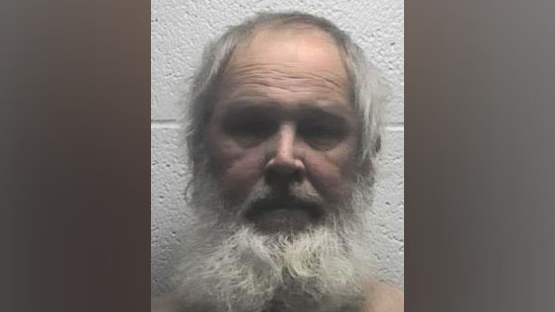 Man facing attempted murder charges after stabbing girlfriend, police say