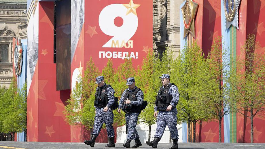 Rosenberg: Russia's Victory Day parade with no tanks a sign Ukraine war ...