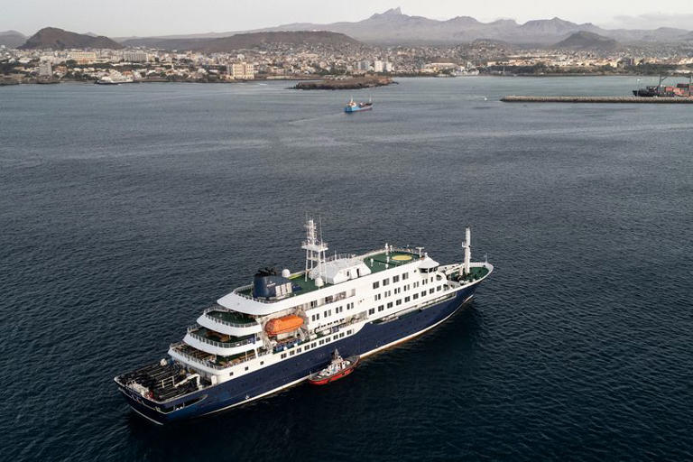 Rat virus cruise staff 'held barbecue' as three guests die in ...