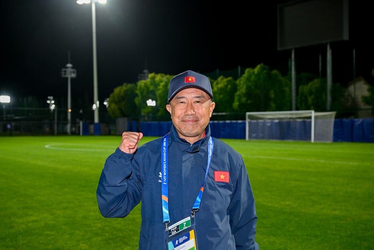 HLV Okiyama Masahiko: U17 nữ Việt Nam phải chuẩn bị thật tốt cho tứ kết