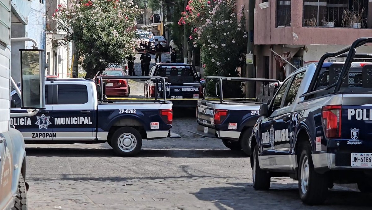 Motociclistas asesinan a un hombre afuera de su casa en Zapopan