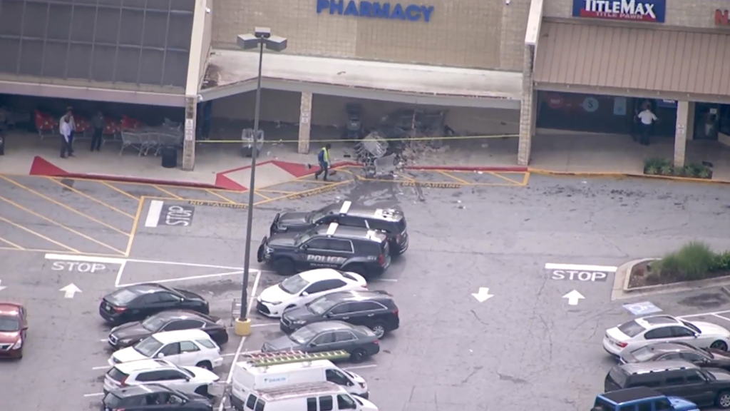 Deadly Kroger parking lot crash in DeKalb County: Car hits pedestrian ...