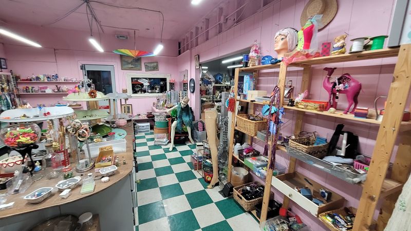This 6,000-square-foot Texas space is dedicated to reused art supplies ...