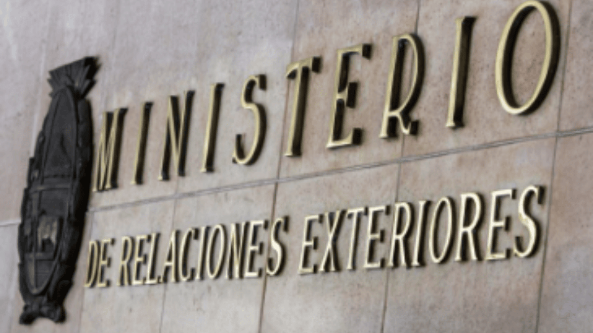 Cancillería investiga emisión de 