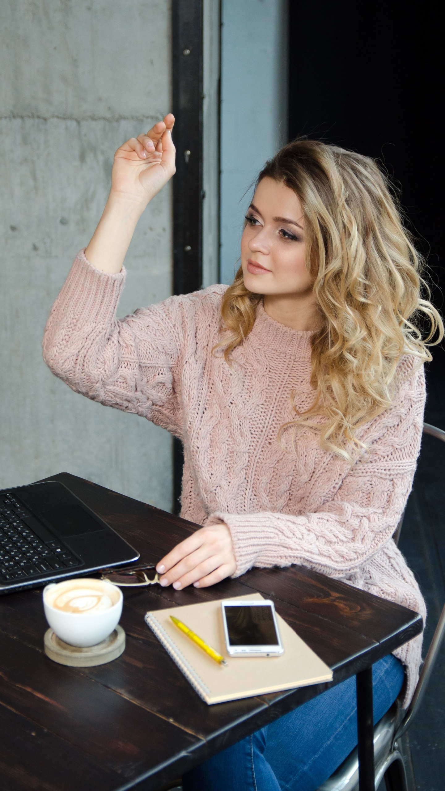 8 things people secretly judge you for within the first 5 minutes
