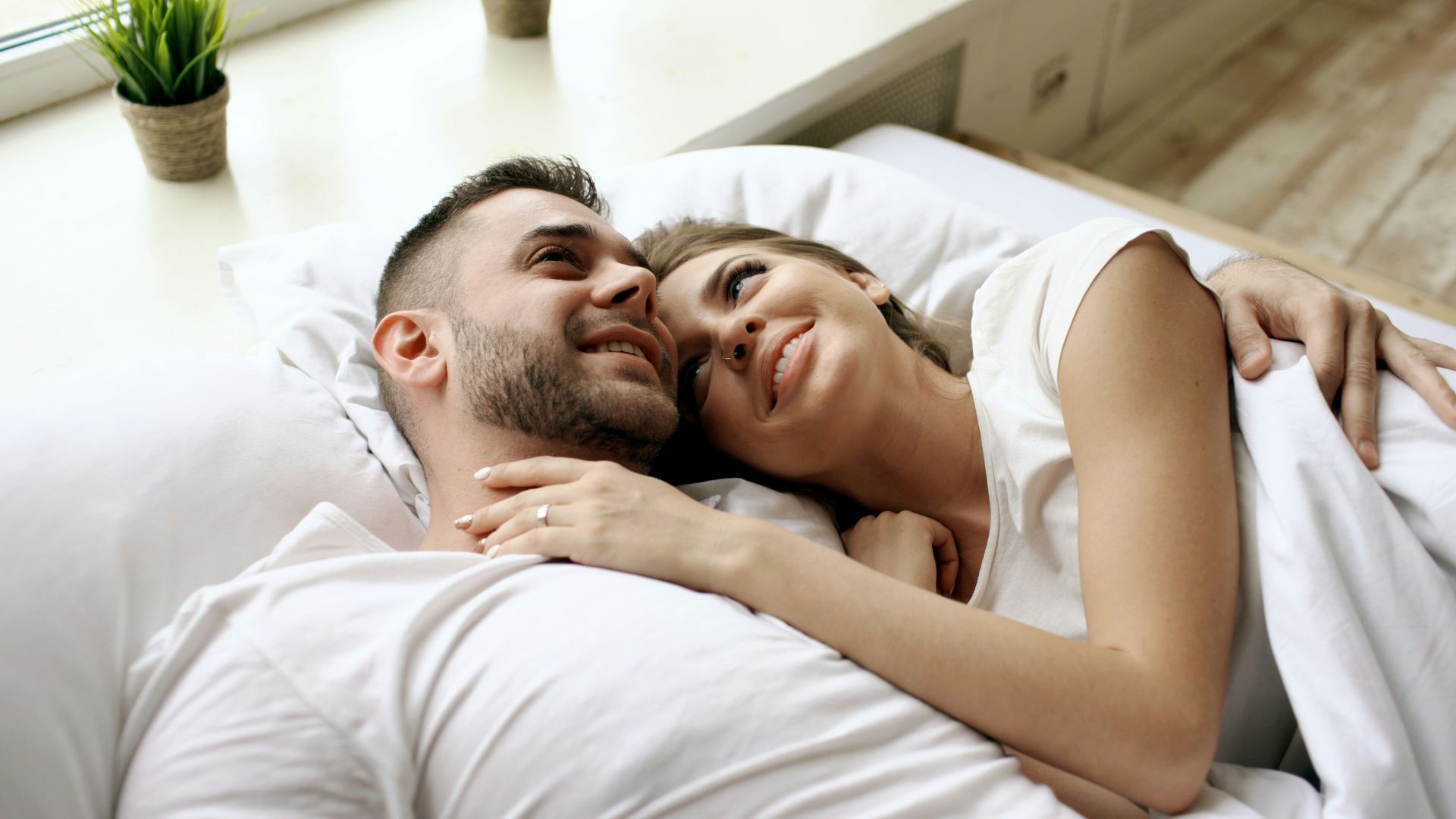 10 signs it’s healthy jealousy & 10 signs it’s control