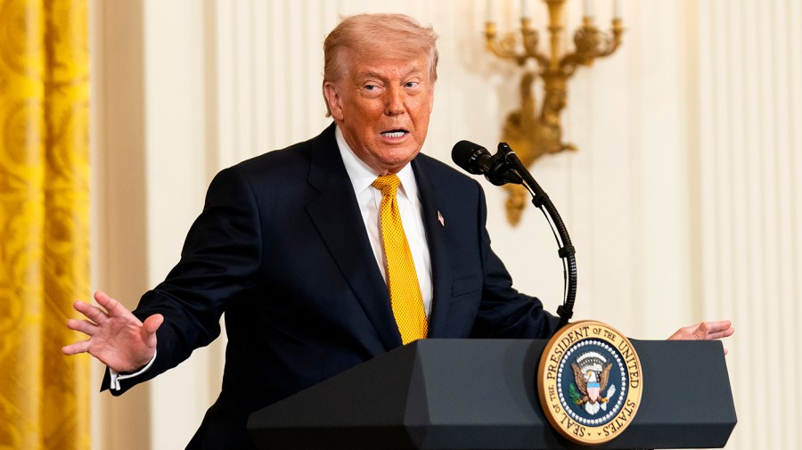 Trump, Lula avoid press at high stakes White House meeting