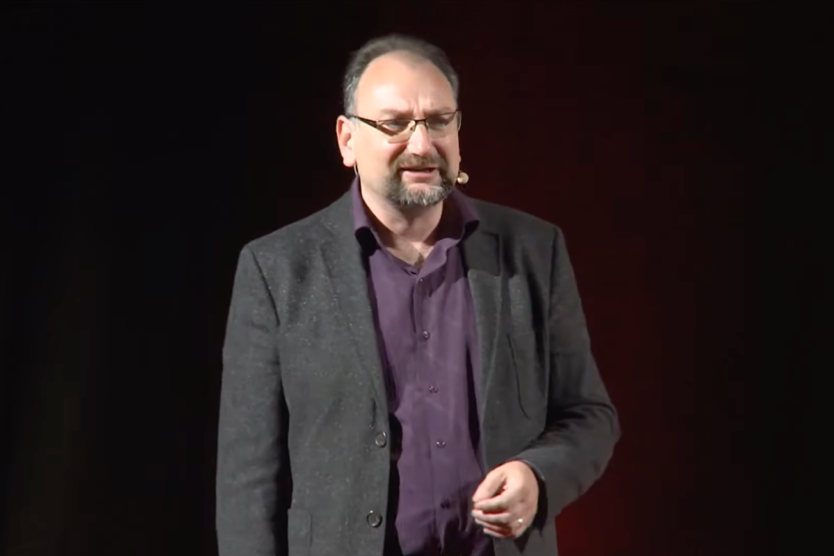 French professor facing probe for awarding himself fake prize