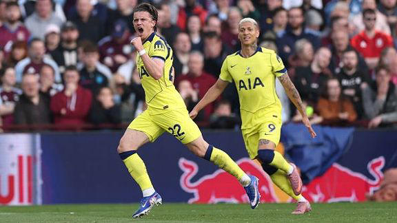 Roberto De Zerbi critica a quienes minimizan la victoria del Tottenham sobre el Aston Villa, que jugó con rotaciones.