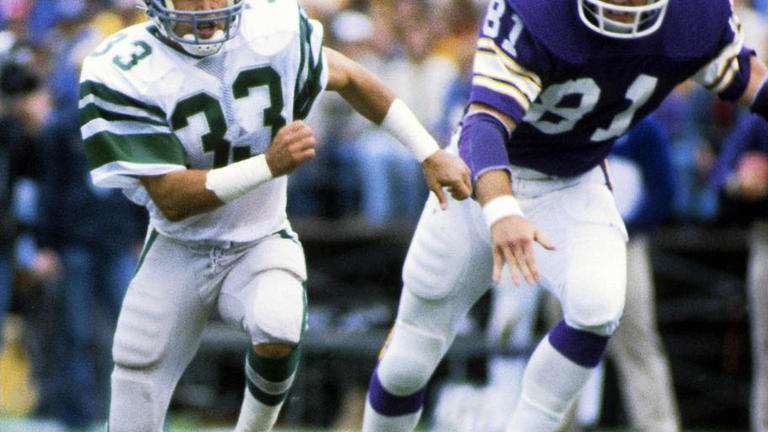 Former Vikings tight end and broadcaster Joe Senser dies at 69