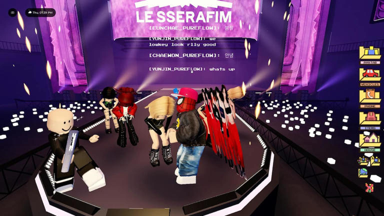 I tried to meet my favorite K-pop group LE SSERAFIM in Roblox. It was a ...