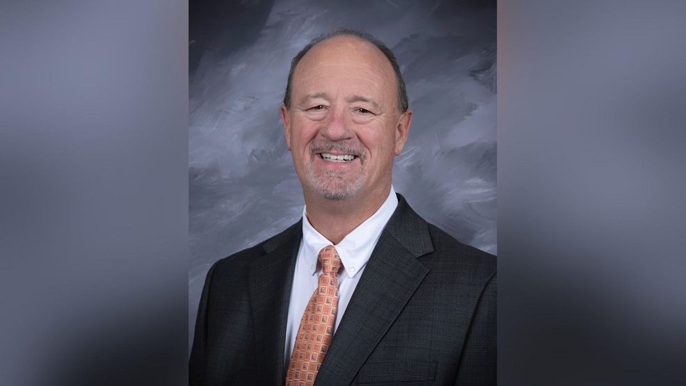 Dumas ISD superintendent retiring, lone finalist named