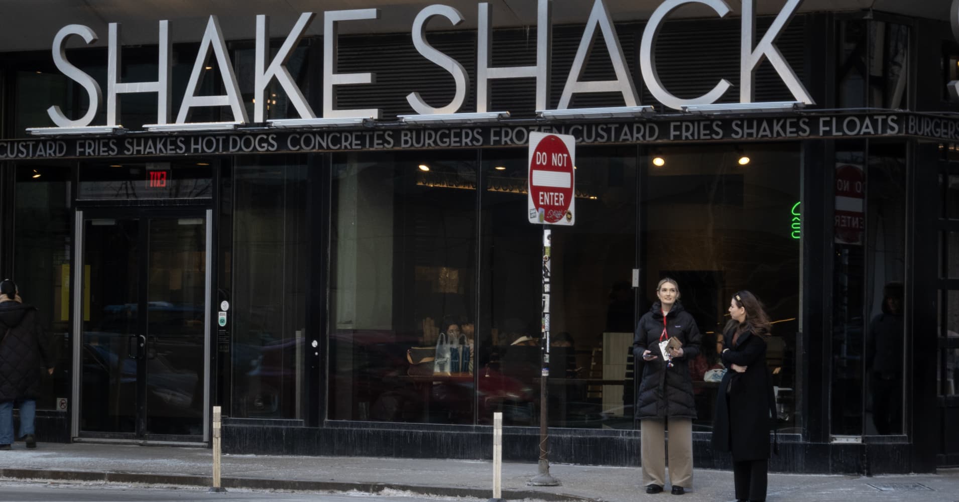 Shake Shack shares crater 30% after burger chain reports operating loss