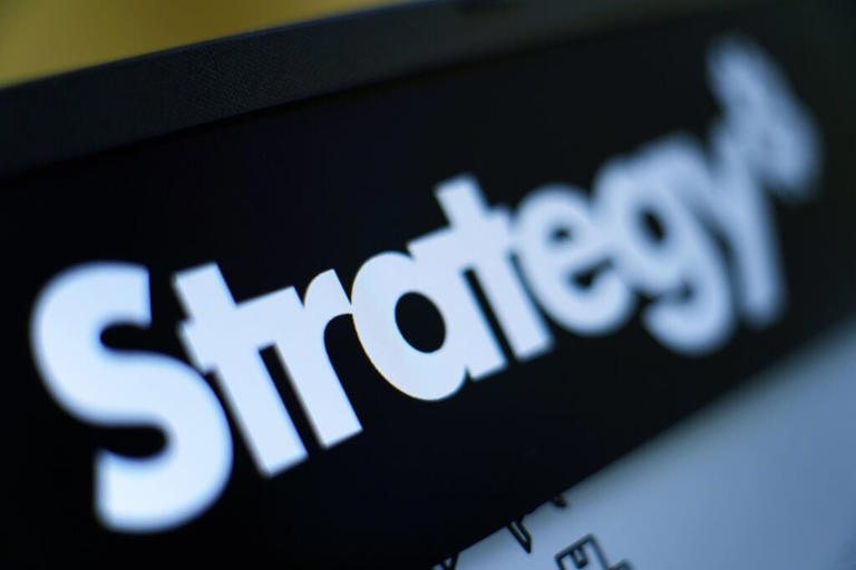MSTR plunges 4% as JPMorgan says Saylor is on pace for a $30 billion ...