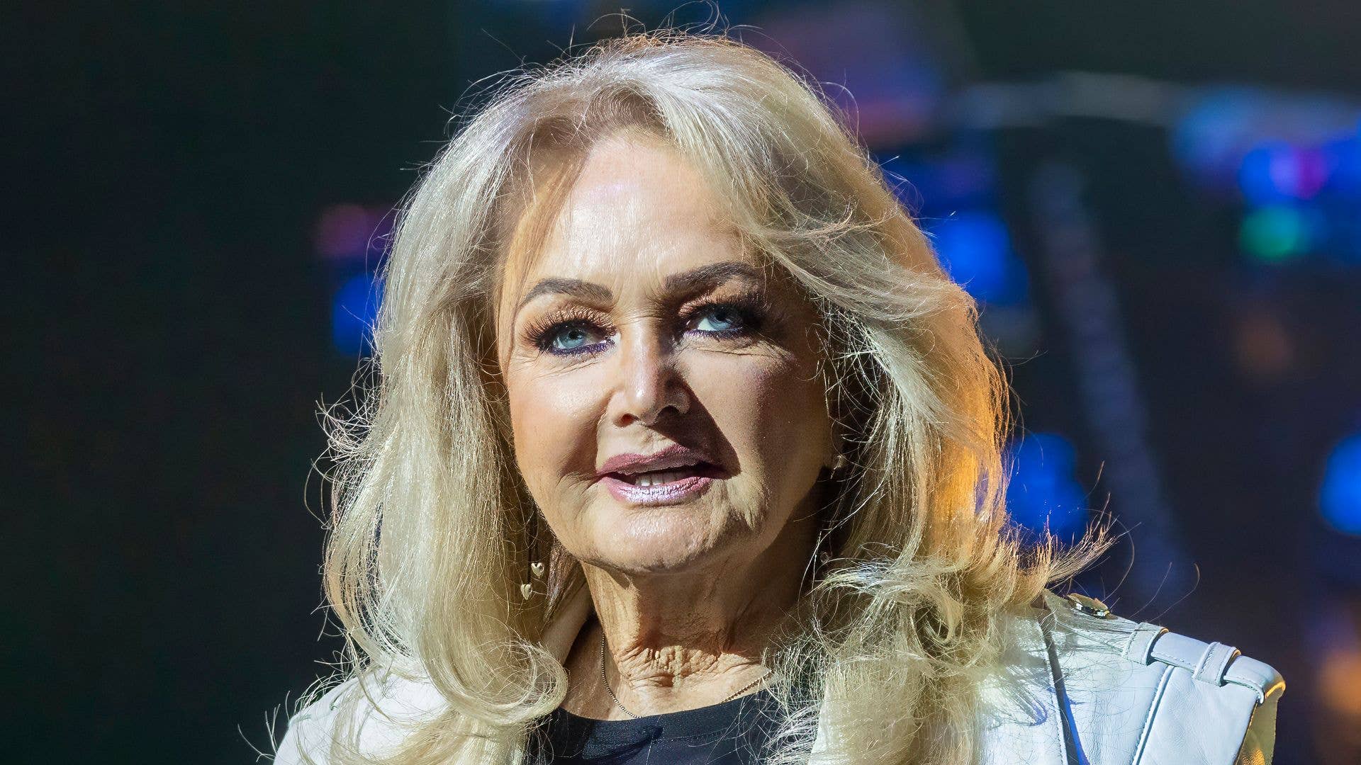 Bonnie Tyler placed in medically induced coma after emergency surgery