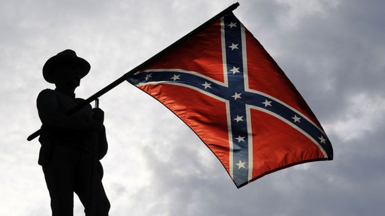 State lawmaker sets the Confederate flag on fire over red state's ...