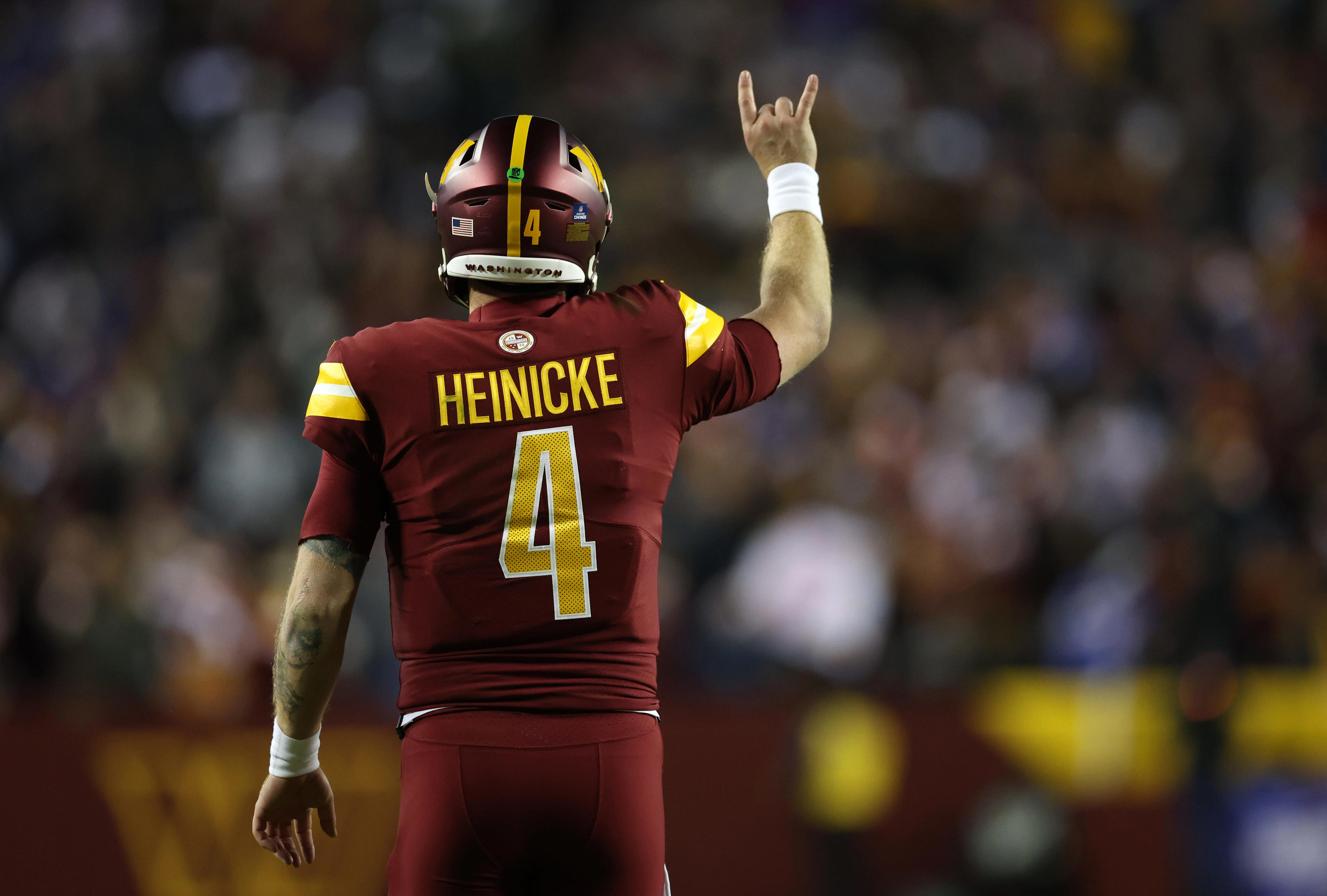 Popular former Commanders quarterback announces NFL retirement