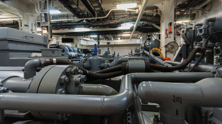 Here's how many diesel engines modern cruise ships use