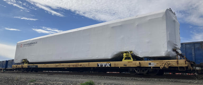 CRRC extends worker layoff, as car shells, parts blocked by customs ...