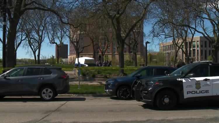 Minneapolis police investigate after man found dead with multiple stab ...